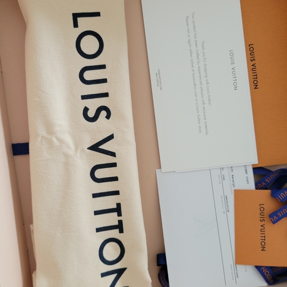 Louis Vuitton Magnetic Boxes - Picture 2 of 4